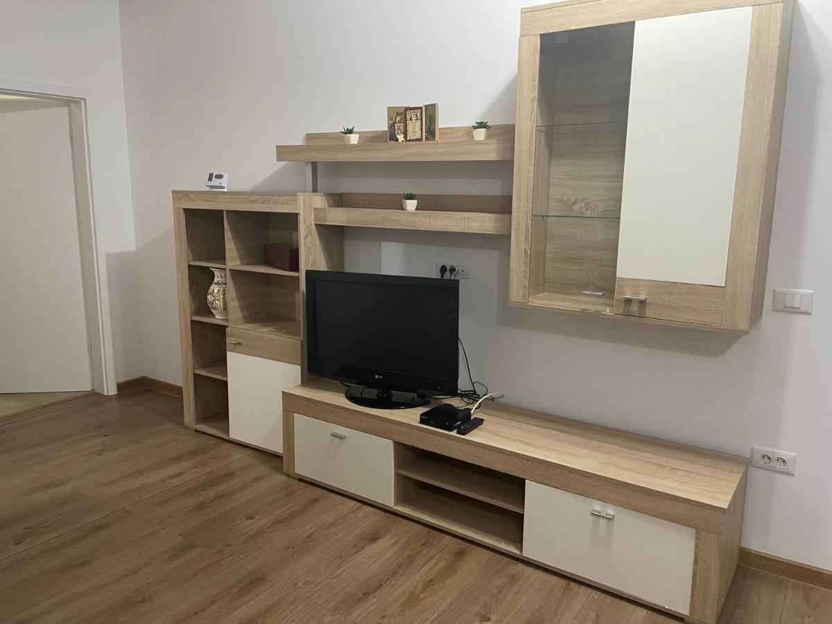 Apartament Adriana Apartment Giroc ภายนอก รูปภาพ
